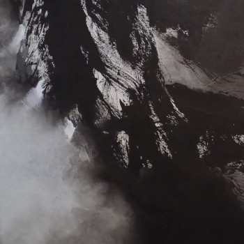 일이칠오봉, 2025, 한지에 수묵, 64 x 120 cm.jpeg.jpeg